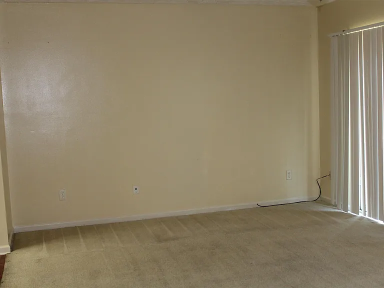 672 Georgetown Ct — Photo 9