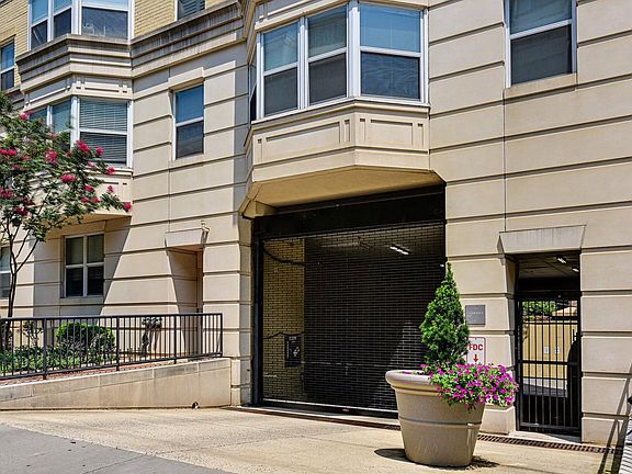 2nd image of 1111 11th St APT 304