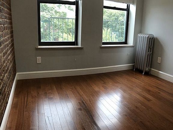 3rd image of 2560 45th St APT 3