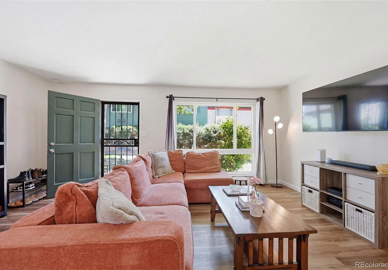 4 bed, 2.5 bath, 2070 sqft, $2,950 — Photo 3