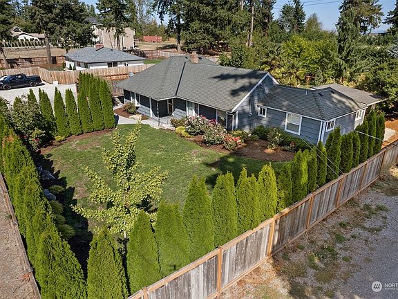 3rd image of 6901 44th Avenue E