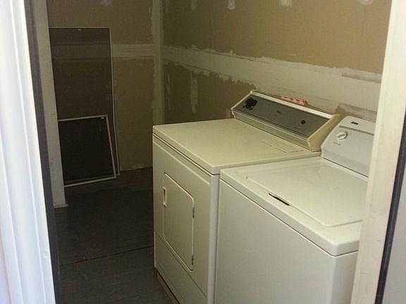 3rd image of 2216 E Empire Ave