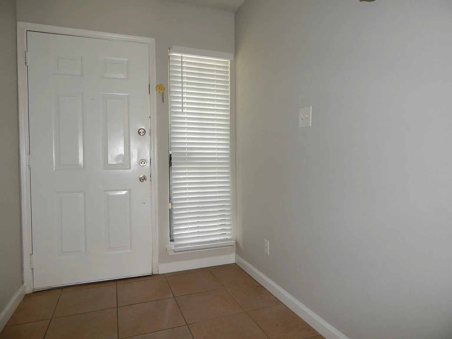 4 bed, 1772 sqft, $2,350 — Photo 3