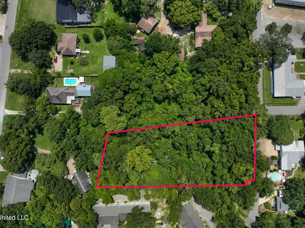 Rayburn Ave, Ocean Springs, MS 39564