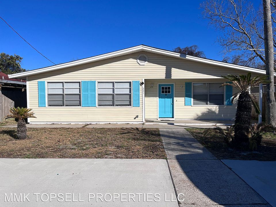 1st image of 231 Poinsettia Dr #11783091