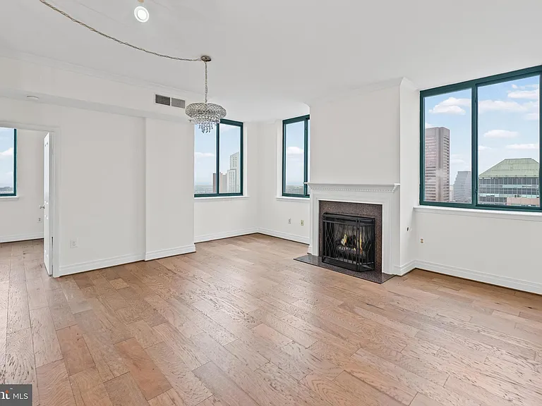 414 Water St #2903 — Photo 9
