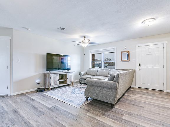 5th image of 3007 Catalina Dr