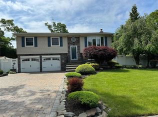 14 40th St, Islip, NY 11751