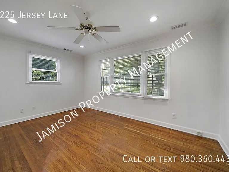 1225 Jersey Ln — Photo 4