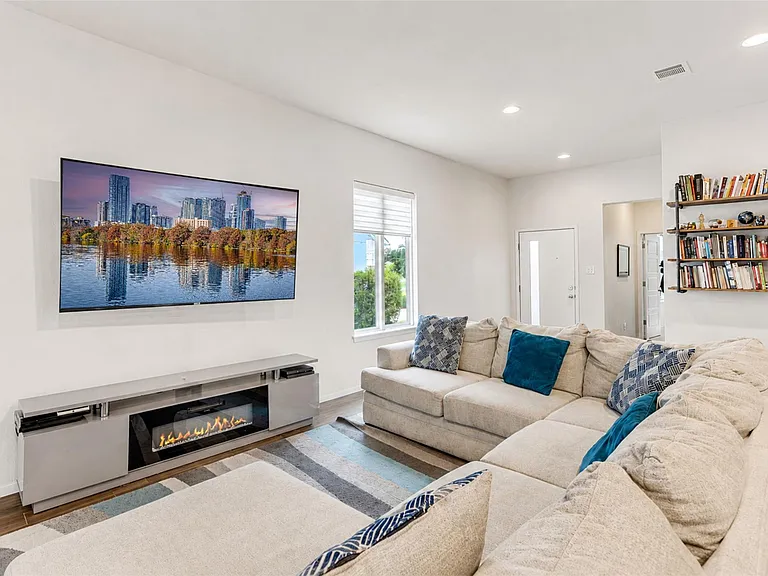 13701 Ronald W Reagan Blvd #34 — Photo 11
