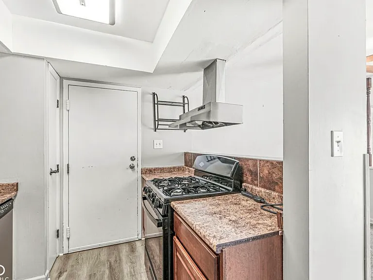 3986 Braddock Rd — Photo 4