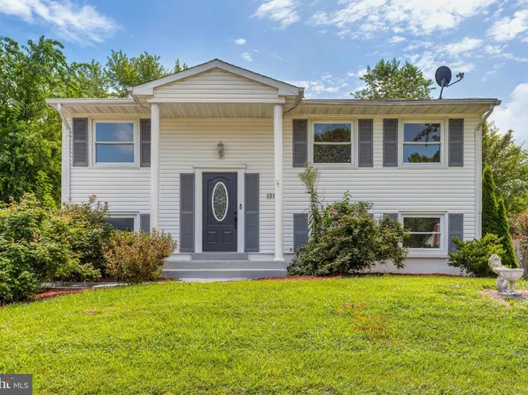 12915 Kidwell Dr, Woodbridge, VA 22193