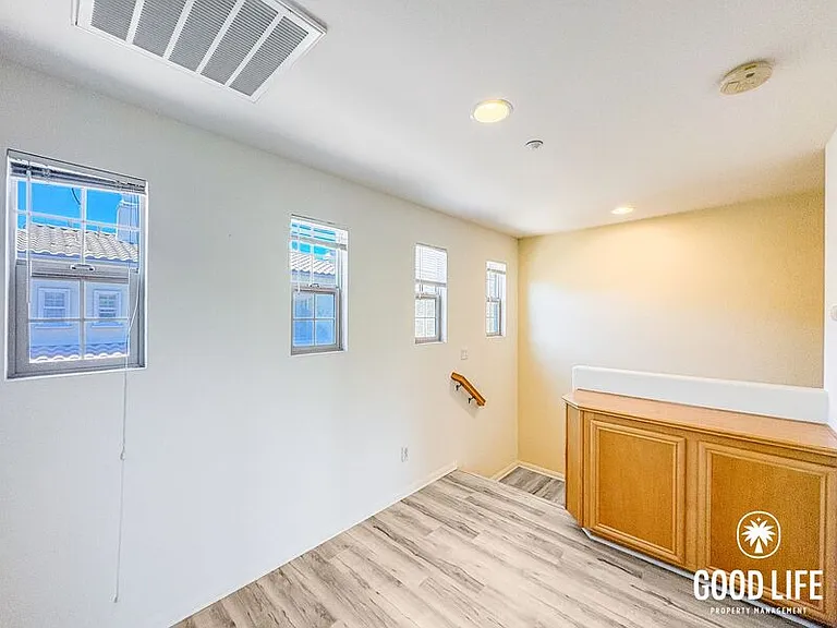 264 Marquette Ave — Photo 10