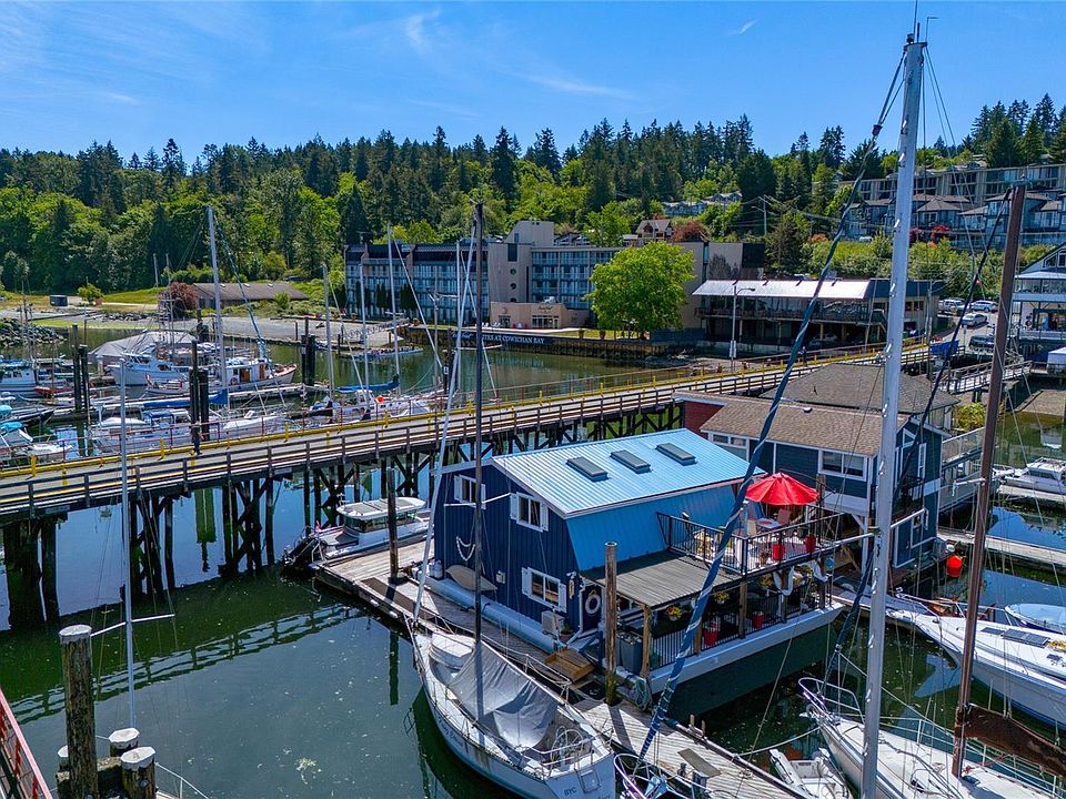 1st image of 1705 Cowichan Bay Rd #4