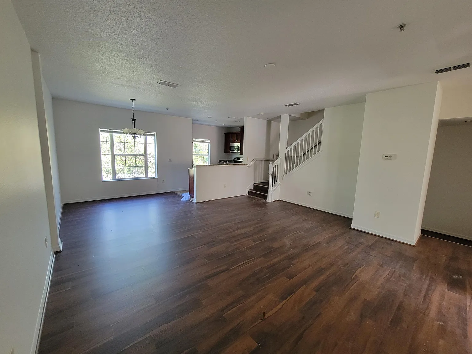 3 bed, 1504 sqft, $2,200 — Photo 2