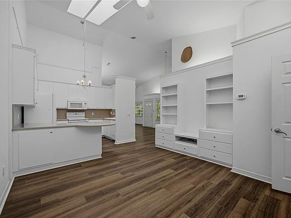 4th image of 5040 SW 9TH LANE