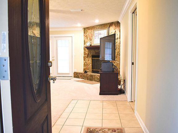 4th image of 4844 Tara Woods Dr E