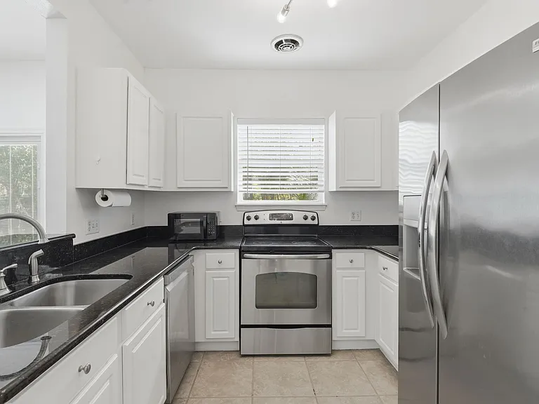 1406 E Ridgewood St — Photo 10