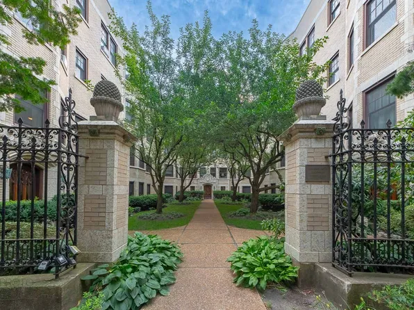 824 Judson Ave APT 4, Evanston, IL 60202