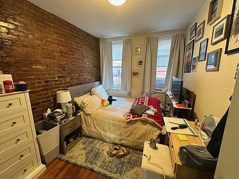 35 Charter St #4 — Photo 8