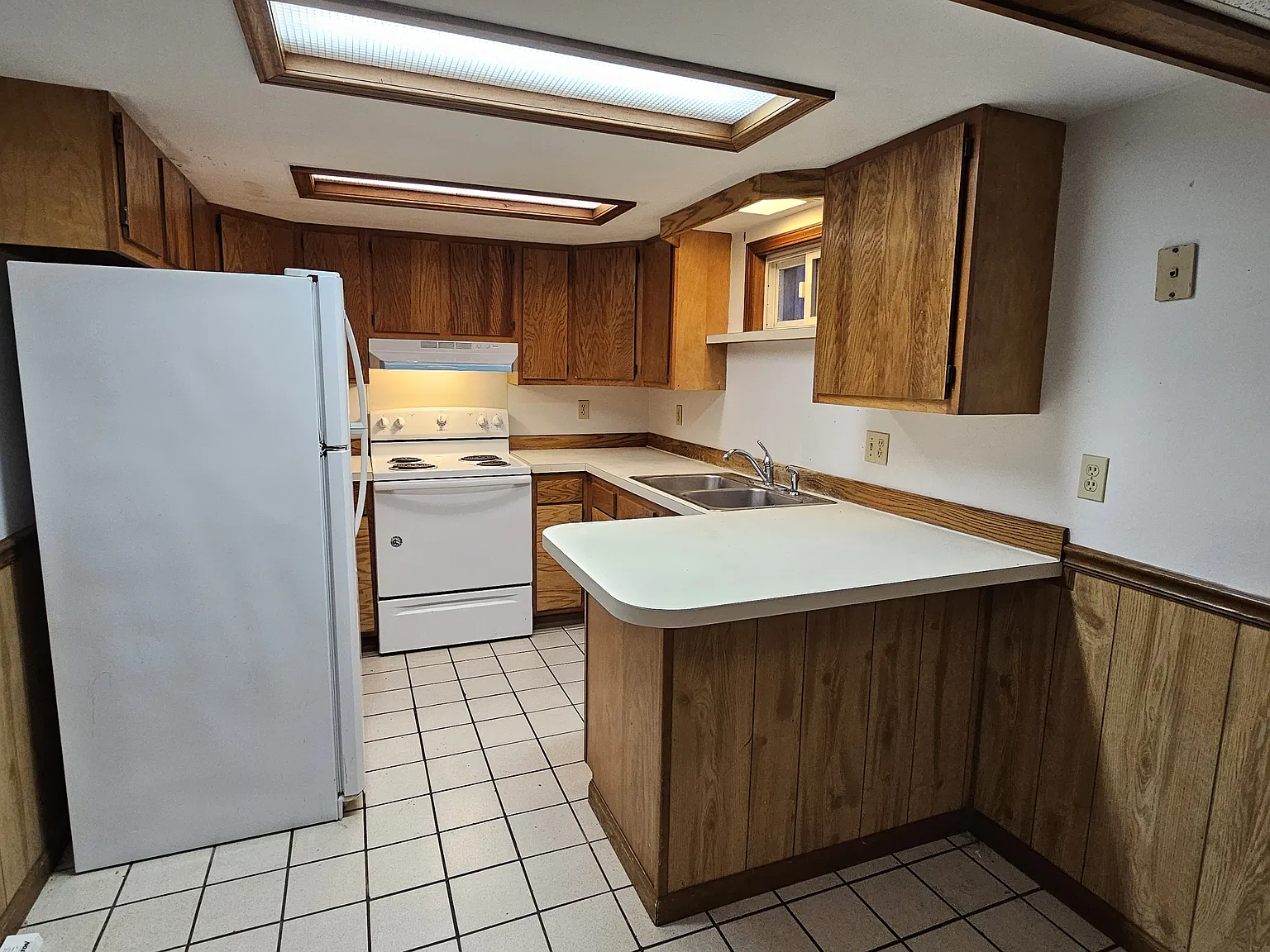 2 bedroom 1 bathroom apartment — Photo 2