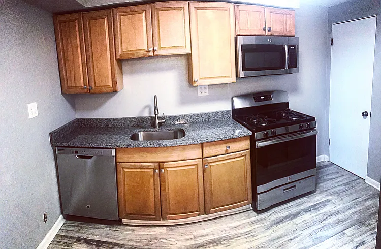 2 BR / 1 Bath Townhome - Swissvale Convenience! — Photo 2