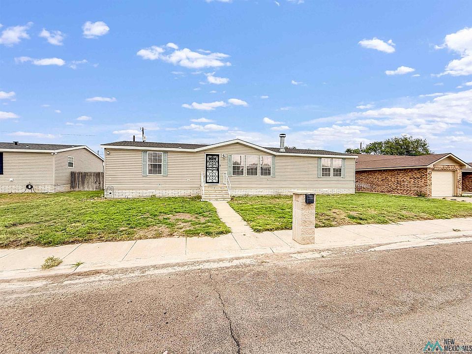 1st image of 624 N Quiroz Dr