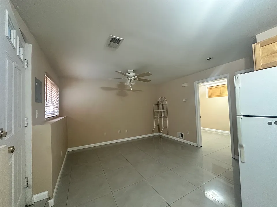 65 Lion St #1