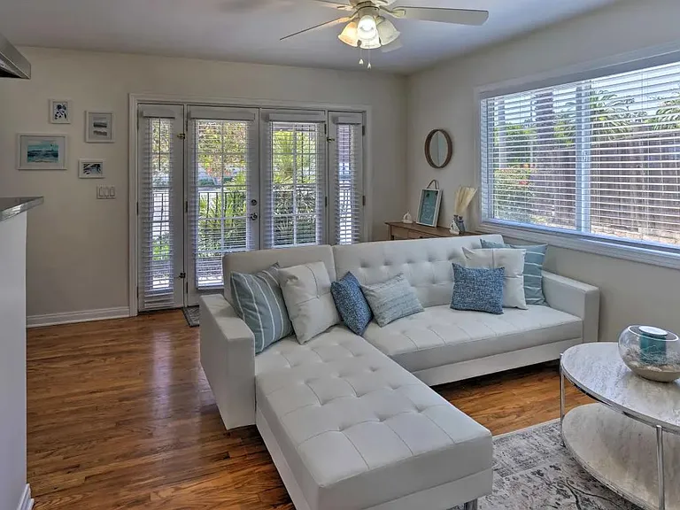 1570 N Coast Hwy #3 — Photo 1