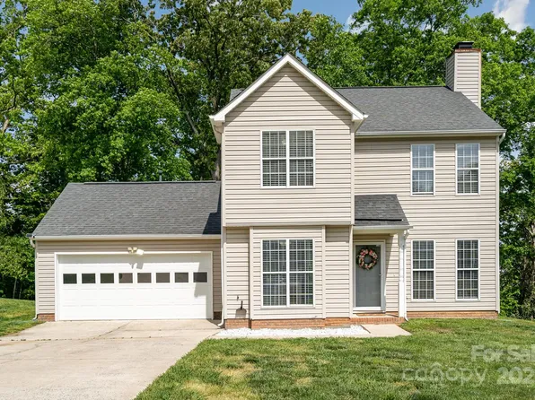 8509 Sienna Dr, Charlotte, NC 28215