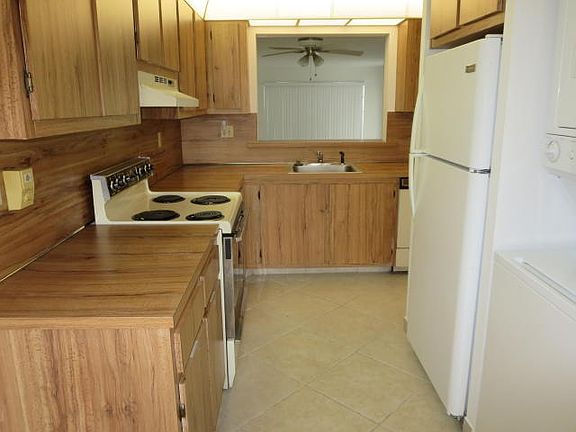 3rd image of 5819 Areca Palm Ct APT D