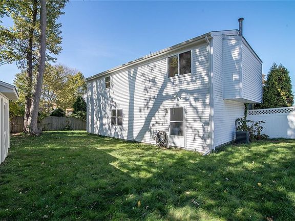 3rd image of 24 Serenity Ct