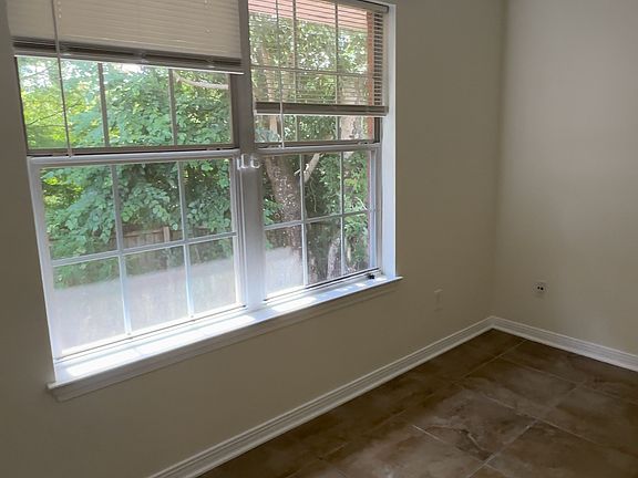 4th image of 1236 Mazurek Blvd