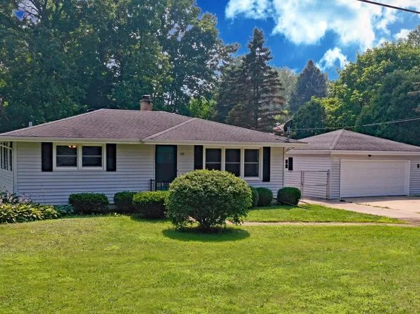 573 11th PLACE, Kenosha, WI 53140