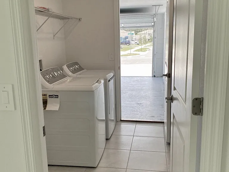 3949 Ambrose Ave — Photo 6