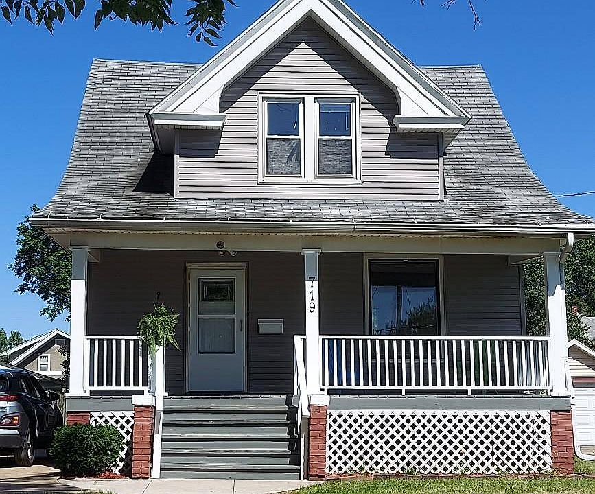 1st image of 719 Monroe St