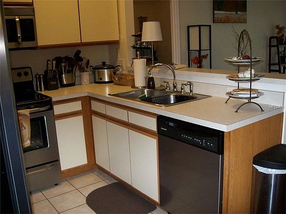 2nd image of 581 Dorset Ct