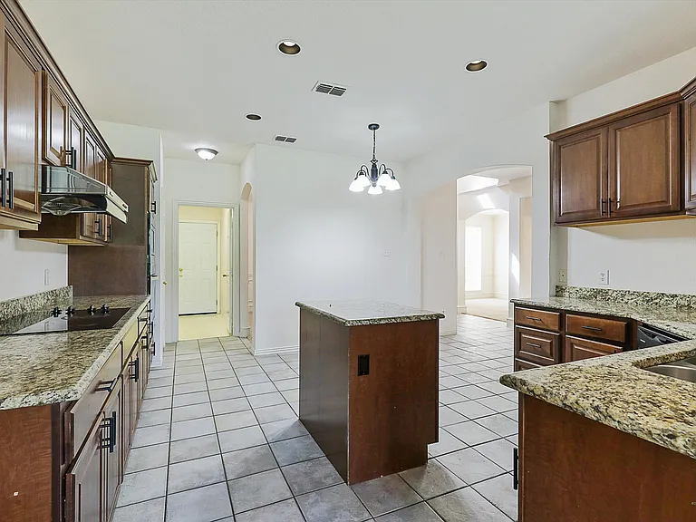 9233 Dark Forest Dr — Photo 17