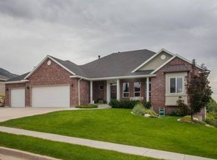 704 E Westbrook Rd, Kaysville, UT 84037