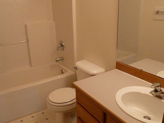 4th image of 5819 Huntamer Ln SE