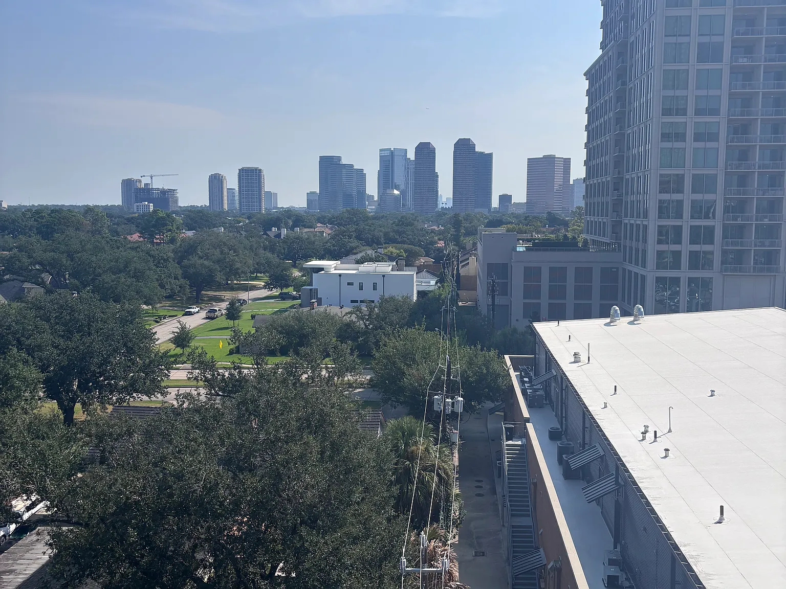 2 bed, 2.0 bath, 1300 sqft, $2,000 — Photo 4