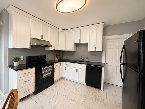60 Fiske St #2 Photo 1