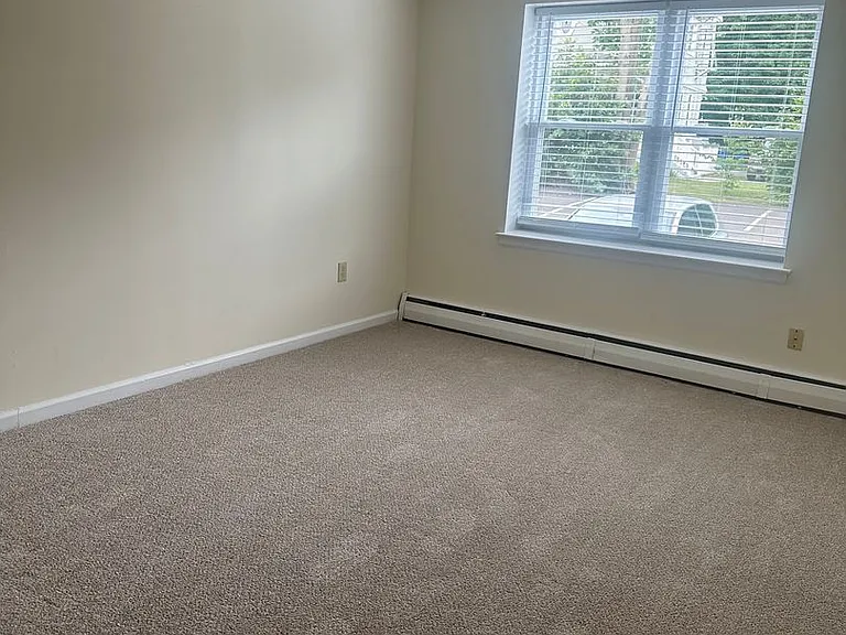 Eli Whitney Apartments — Photo 28