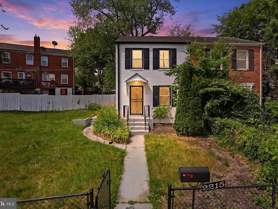 1st image of 2215 Farrington Ave