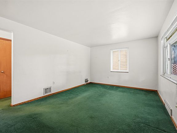 5th image of 7 Alamac Ave