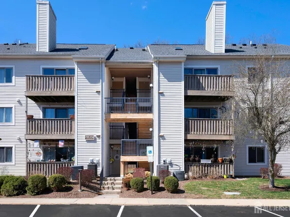 1714 Aspen Dr, Plainsboro, NJ 08536