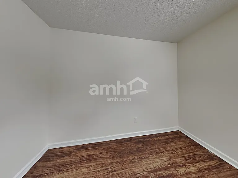 219 Bellport Dr — Photo 14