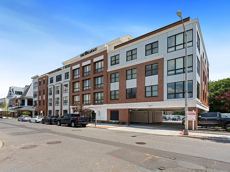27 3rd Ave — Photo 38