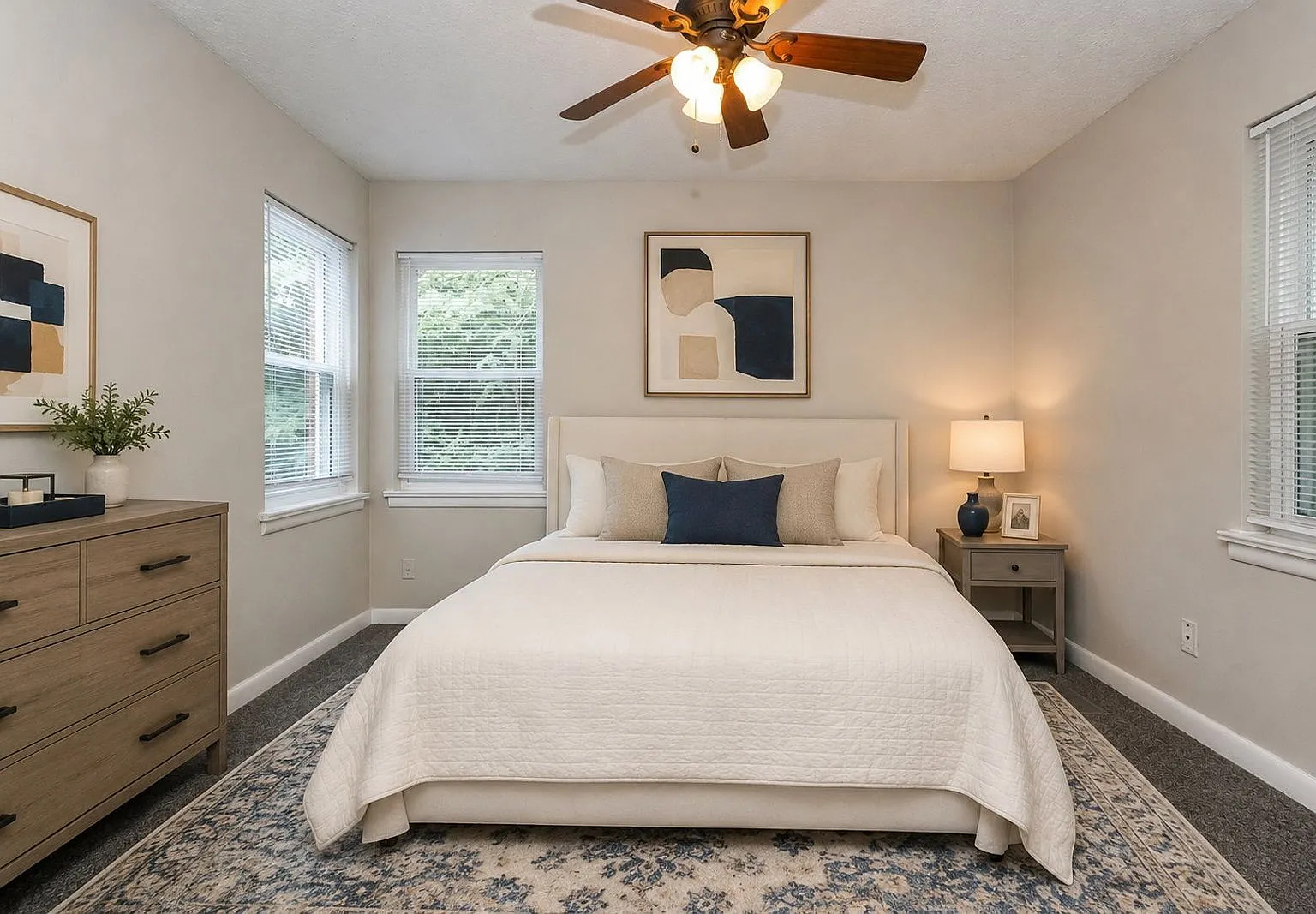 305 Sunrise Ln — Photo 3