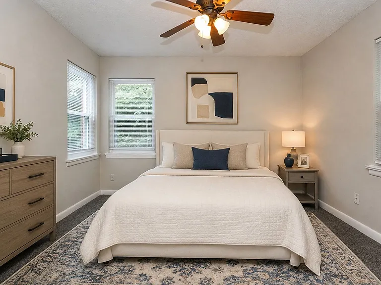 305 Sunrise Ln #B — Photo 2